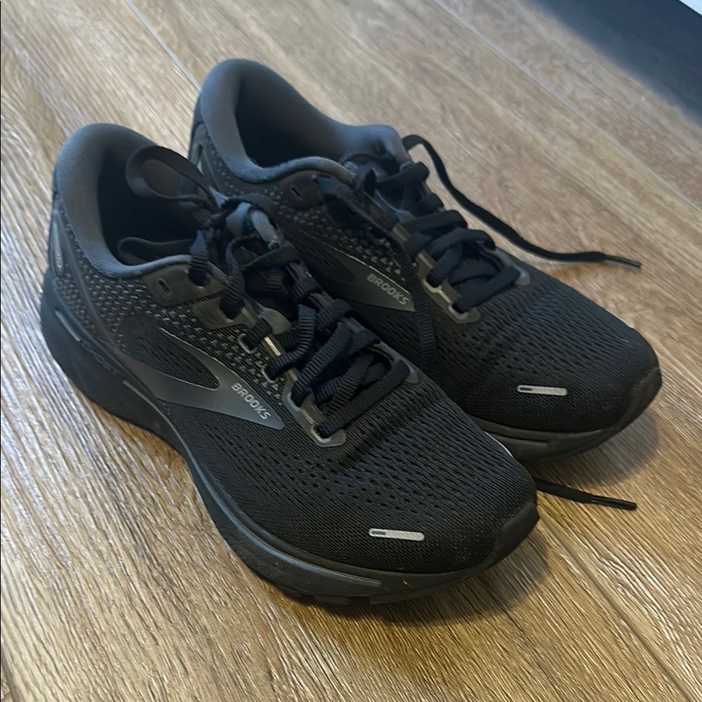 Brooks women’s Black Running Shoes
